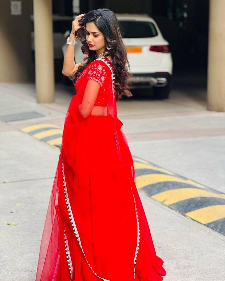 షోలో ఆమె చేసిన హడావిడి అంతా ఇంతా కాదు.(Photo Courtesy: Instagram)