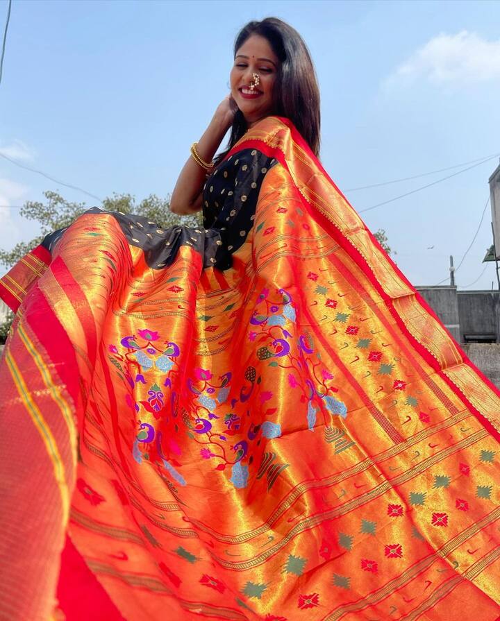 अक्षयचा हा ट्रेडिशनल लूकी तिच्या चाहत्यांच्या चांगलाच पसंतीस पडलाय. (Photo Credit : @akshayaddr/Instagarm)
