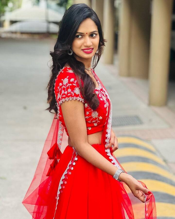 ఈ బ్యూటీ సోషల్ మీడియాలో చాలా యాక్టివ్ గా ఉంటుంది. (Photo Courtesy: Instagram)