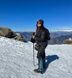 'નાગિન' ફેમ આ એક્ટ્રેસે 12,500 ફૂટની હાઈટ પર આપ્યા આકર્ષક પોઝ, જુઓ તસવીરો