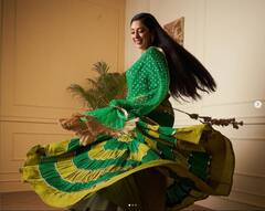 Rupali Ganguly Photos : 'ટીવી પે બ્રેકિંગ ન્યૂઝ હાયે રે મેરા ઘાગરા' એક્ટ્રેસ રૂપાલી ગાંગુલીએ લગાવી ઇન્ટરનેટ પર આગ