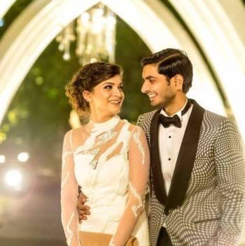 मुलायम सिंह यादव के भाई शिवपाल यादव के बेटे आदित्य यादव की पत्नी का नाम राजलक्ष्मी सिंह है. राजलक्ष्मी सिंह लखनऊ यूनिवर्सिटी से ग्रेजुएट हैं.