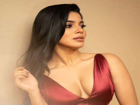 Actress divya bhrathi : ஒரே போஸில் க்ளாமரை தூக்கிக்கொட்டிய திவ்யபாரதி... பிரம்மனை மிஞ்சும் அழகிய படைப்பு..! Actress divya bhrathi : ஒரே போஸில் க்ளாமரை தூக்கிக்கொட்டிய திவ்யபாரதி... பிரம்மனை மிஞ்சும் அழகிய படைப்பு..!