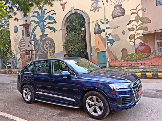 2022 Audi Q7 Facelift Review: कैसी है नई 2022 ऑडी क्यू7 फेसलिफ्ट? एक-एक चीज को बारीकी से जानें