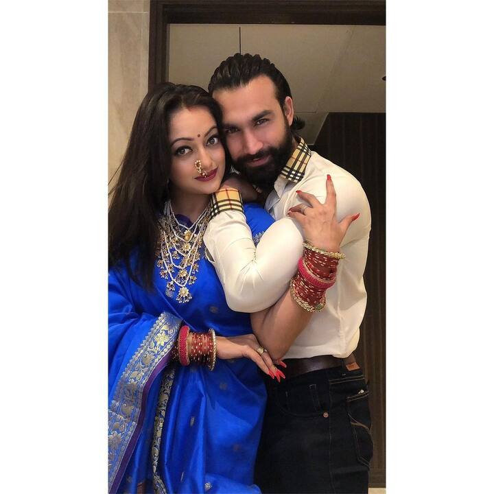 मानसीने नुकतंच दोघांचं स्पेशल फोटोशूट शेअर केलं आहे.(Photo: manasinaik0302/IG)