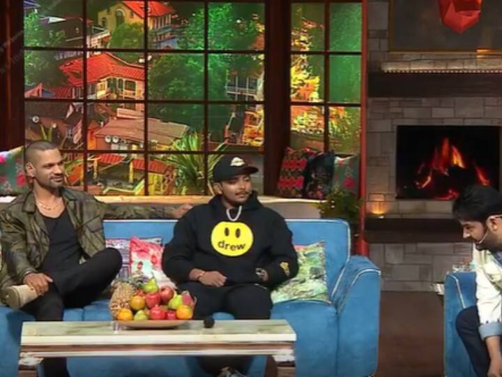 Watch Video: साथी खिलाड़ियों के मोजे पहनकर कई बार बैटिंग करने चले जाते थे Shikhar Dhawan, खुद किया खुलासा Shikhar Dhawan prithvi shaw discloses story in the kapil sharma show Watch Video: साथी खिलाड़ियों के मोजे पहनकर कई बार बैटिंग करने चले जाते थे Shikhar Dhawan, खुद किया खुलासा