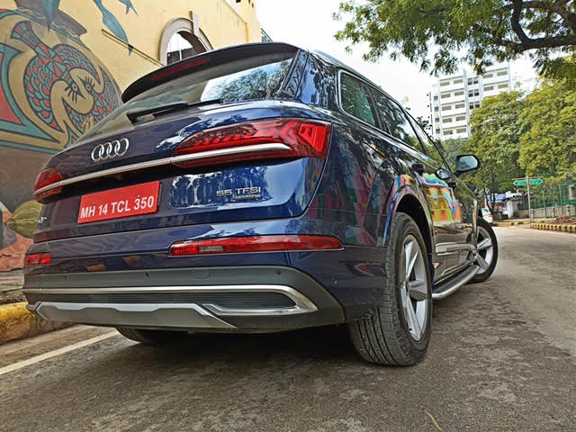 2022 Audi Q7 Facelift Review: कैसी है नई 2022 ऑडी क्यू7 फेसलिफ्ट? एक-एक चीज को बारीकी से जानें