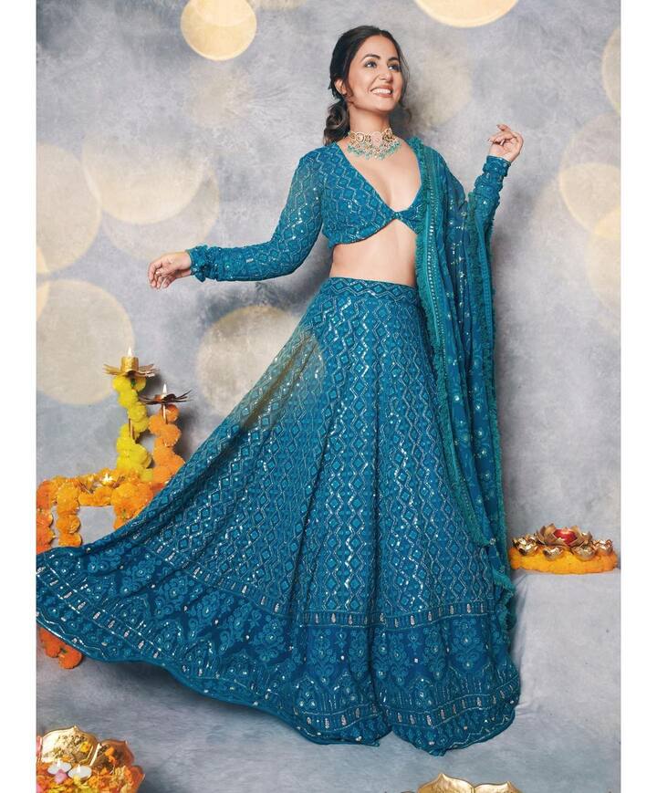 हिना खान ने अपने करियर की शुरुआत ये रिश्ता क्या कहलाता है से की थी. इस शो में अक्षरा की भूमिका निभाकर वो घर-घर में पॉपुलर हो गई थीं.