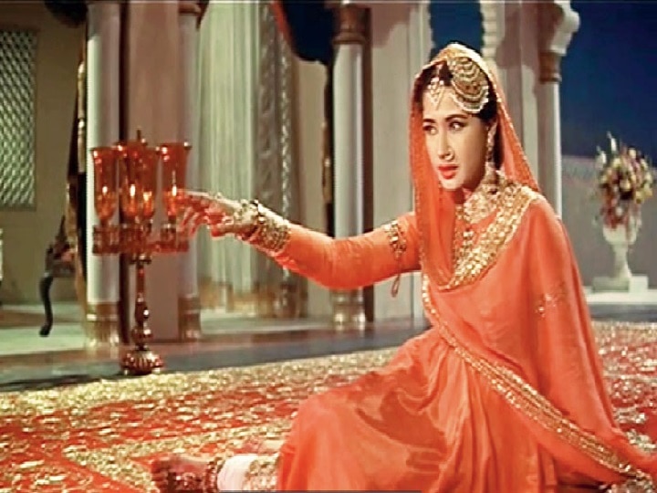 Why Did The Tragedy Queen Meena Kumari Always Keep Her Left Hand Hidden?  This Was The Big Reason Behind It | कभी दुपट्टे से तो कभी पल्लू से... आखिर  क्यों अपना बायां
