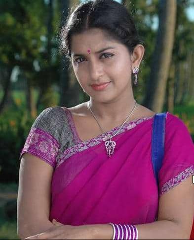 பாடம் ஒன்ணு படத்திற்காக தேசிய விருது, தமிழ்நாடு அரசின் கலைமாமணி விருது உள்ளிட்ட பல விருதுகளை வென்றுள்ளார்.
