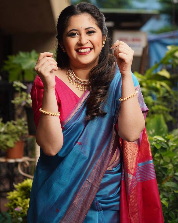 या फोटोंमध्ये गायत्री अतिशय सुंदर दिसत आहे. (photo:gayatridatarofficial/ig)