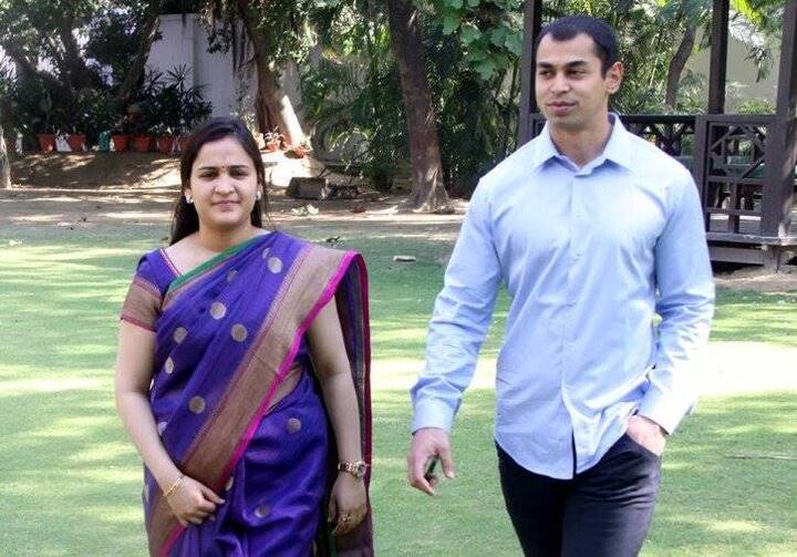 अपर्णा ने बताया था कि परिवार के लोग उनकी इतनी चिंता करते थे कि वह जहां भी जाती उनके साथ कोई ना कोई साथ जाता.