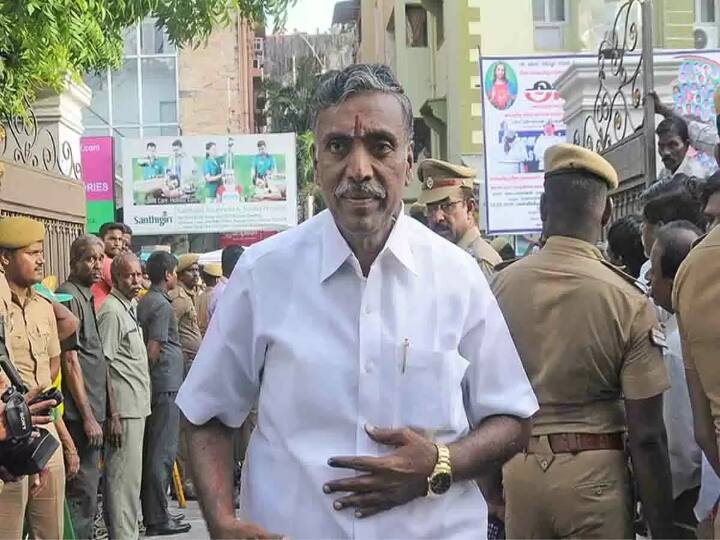 DVAC seized rs 2.87 crore in former minister kp anbazhagan house and offices முன்னாள் அமைச்சர் கே.பி அன்பழகனுக்கு தொடர்புடைய இடங்களில் லஞ்ச ஒழிப்புத்துறை சோதனை : ரூ.2.87 கோடி பறிமுதல்