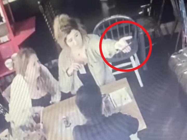 Pub's CCTV captures item moving on its own, staff scared to work alone Ghost In Pub: పబ్‌లో దెయ్యం.. ఆమె చేతిలో వస్తువును గిరగిరా తిప్పేసింది, సీసీటీవీ వీడియో వైరల్