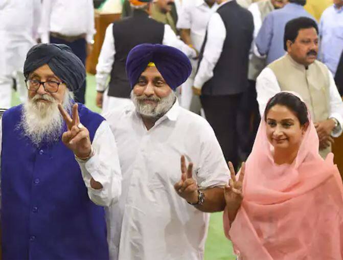 ਪਿਛਲੇ ਇਕ ਸਾਲ ਤੋਂ ਵੱਧ ਸਮੇਂ ਵਿਚ ਪੰਜਾਬ ਦੇ ਸਿਆਸੀ ਦ੍ਰਿਸ਼ ਵਿਚ ਕੁਝ ਵੱਡੀਆਂ ਤਬਦੀਲੀਆਂ ਆਈਆਂ ਹਨ। ਅਕਾਲੀ ਦਲ ਨੇ ਖੇਤੀ ਕਾਨੂੰਨਾਂ ਦੇ ਮੁੱਦਿਆਂ 'ਤੇ ਭਾਜਪਾ ਤੋਂ ਦੂਰੀ ਬਣਾ ਲਈ ਹੈ ਤੇ ਬਸਪਾ ਨਾਲ ਨਵਾਂ ਗਠਜੋੜ ਬਣਾ ਲਿਆ ਹੈ। ਜੂਨ 2021 ਵਿਚ ਬਣੇ ਇਸ ਗਠਜੋੜ ਵਿਚ ਇਹ ਸਹਿਮਤੀ ਬਣੀ ਸੀ ਕਿ ਅਕਾਲੀ ਦਲ 97 ਸੀਟਾਂ 'ਤੇ ਅਤੇ ਬਸਪਾ 20 ਸੀਟਾਂ 'ਤੇ ਚੋਣ ਲੜੇਗੀ।