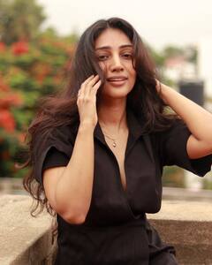 Actress Bommulakshmi: வெண்பனி மலரே உன் வாசம் ...நடிகை பொம்மு லக்ஷ்மியின் லேட்டஸ்ட் க்ளிக்ஸ் !