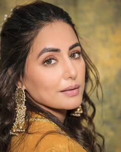 Hina Khan Looks Breathtakingly Gorgeous In These PICS