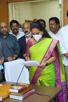 In Pics: ఎమ్మెల్సీగా కవిత, మధుసూదన్ ప్రమాణ స్వీకారం