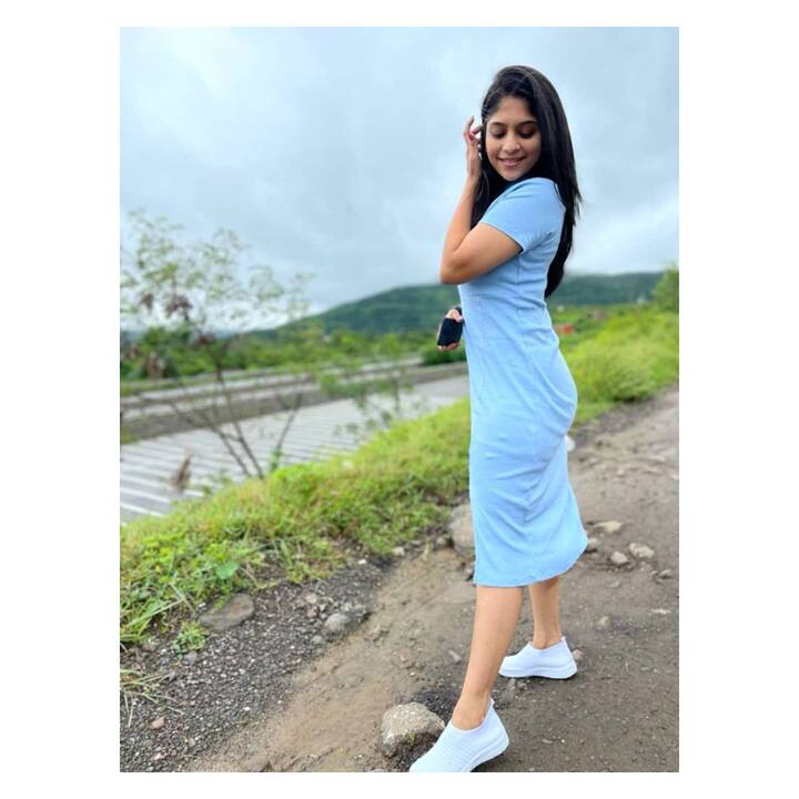 मालिकेतील कीर्तीची भूमिका साकारणारी अभिनेत्री समृद्धी केळकरची सोशल मीडियावर चांगलीच चर्चा आहे.