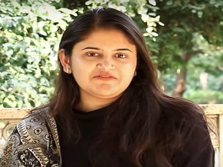 IAS Success Story If you are failing in UPSC Civil Services Exams repeatedly then Know Success tips from Varuna Agarwal UPSC CSE 2020 AIR 38  IAS Success Story: यूपीएससी में बार-बार हो रहे हैं फेल, तो Varuna Agarwal से जानें हार को जीत में बदलने का तरीका