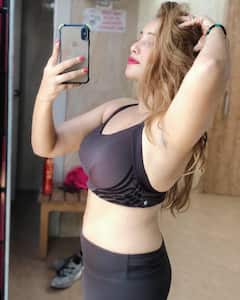 Rani Chatterjee Photos: भोजपुरी एक्ट्रेस Rani Chatterjee ने फिर फ्लॉन्ट किया अपना परफेक्ट फिगर, तस्वीरें शेयर कर लिखा - मैं खुद से बहुत इंप्रैस हूं