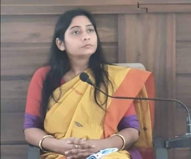 बीजेपी सांसद संघमित्रा मौर्य यूपी में बदायूं सीट से लोकसभा की सांसद हैं. वह 2019 में पहली बार लोकसभा सदस्य बनी थीं. 2014 में वह मुलायम सिंह यादव के खिलाफ मैनपुरी से चुनाव लड़ी थी लेकिन हार गई थीं.