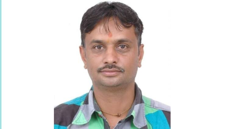 Rajkot : A youngster Ashok Dholairya dead body found from Atkot, police found suicide note Rajkot : આટકોટ રોડ પાસેથી યુવકની મળી આવી લાશ, યુવક પાસેથી મળી આવેલી સૂસાઇડ નોટમાં શું કરાયો મોટો ધડાકો?