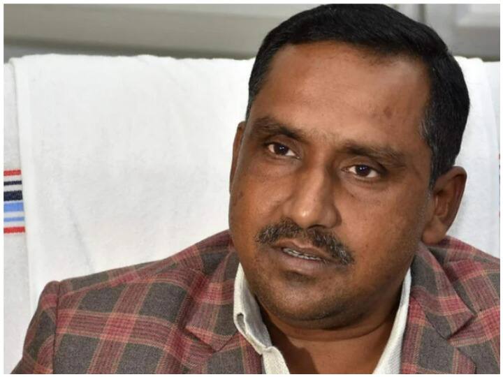 Corona Vaccine : वैक्सीन वेस्टेज पर झारखंड के स्वास्थ्य मंत्री ने दिया शायराना जवाब, कहा-''वो कत्ल भी करते हैं तो चर्चा नहीं होता...' Corona Vaccine: Jharkhand's Health Minister gave a poetic reply on the vaccine wastage Corona Vaccine : वैक्सीन वेस्टेज पर झारखंड के स्वास्थ्य मंत्री ने दिया शायराना जवाब, कहा-''वो कत्ल भी करते हैं तो चर्चा नहीं होता...'