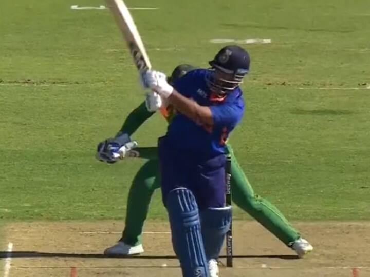 IND vs SA : virat kohli anger and stares at rishabh pant after he out in first ball પહેલા જ બૉલ પર ફટકાબાજી કરવા જતાં આઉટ થયેલા પંત પર કયો ક્રિકેટર ગિન્નાયો, VIDEO વાયરલ