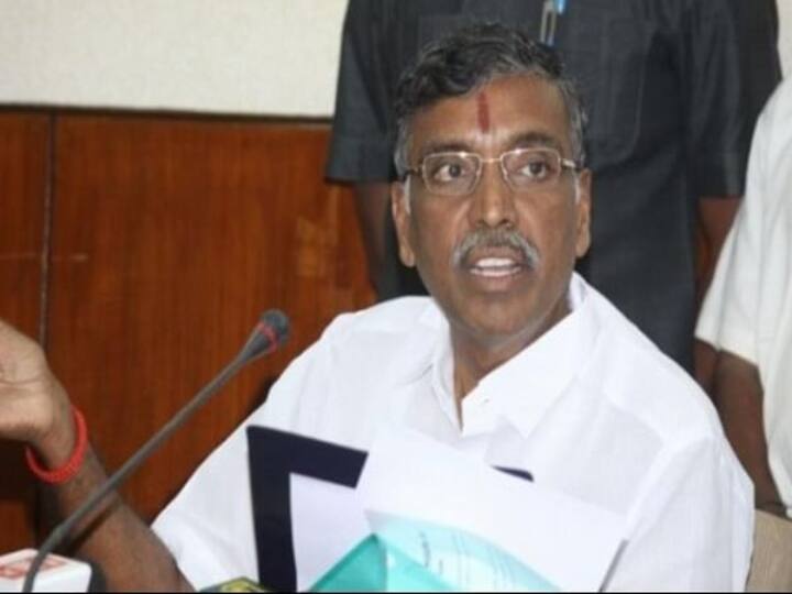 DVAC raids former Tamilnadu Education Minister KP Anbalagan's 57 places in Tamilnadu DVAC raids | முன்னாள் அமைச்சர் கே.பி.அன்பழகன் வீட்டில் லஞ்ச ஒழிப்புத்துறை சோதனை !