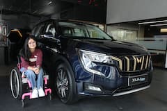 Avani Lekhara New Car: पैरालंपिक गोल्ड मेडलिस्ट Avani Lekhara को आनंद महिंद्रा ने गिफ्ट की Mahindra XUV700, जानें खासियत