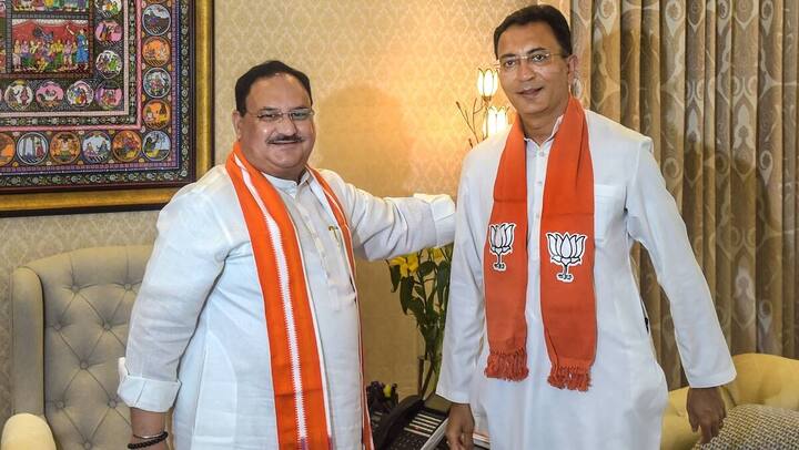 मनमोहन सिंह की सरकार में केंद्रीय मंत्री रहे यूपी कांग्रेस के बड़े नेता जितिन प्रसाद ने 2021 में बीजेपी जॉइन कर ली थी.