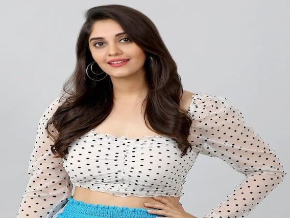 Surbhi Puranik Photos: బాపు బొమ్మకి చెల్లెలిలా ఉన్న సురభి Surbhi Puranik Photos: బాపు బొమ్మకి చెల్లెలిలా ఉన్న సురభి