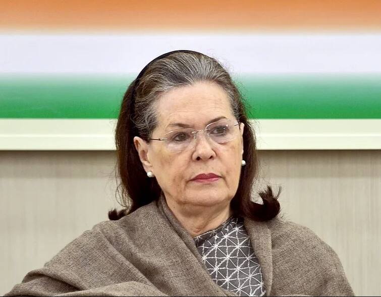 Congress Chief Sonia Gandhi House rent, Congress news in hindi, RTI ANN RTI से खुलासा- Congress नेताओं पर तीन सरकारी आवास का 18 लाख किराया बकाया, Sonia Gandhi का आवास भी शामिल