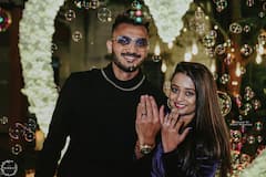 Axar Patel Engagement: கன்னம் சுருங்கிட நீயும் மீசை நரைத்திட நானும் ... அக்சர் பட்டேலின் நிச்சயதார்த்த க்ளிக்ஸ்!