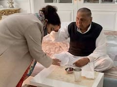 Dimple Yadav Vs Aparna Yadav: अपर्णा यादव से करीब चार गुना ज्यादा अमीर हैं डिंपल यादव, करोड़ों में है दोनों की संपत्ति