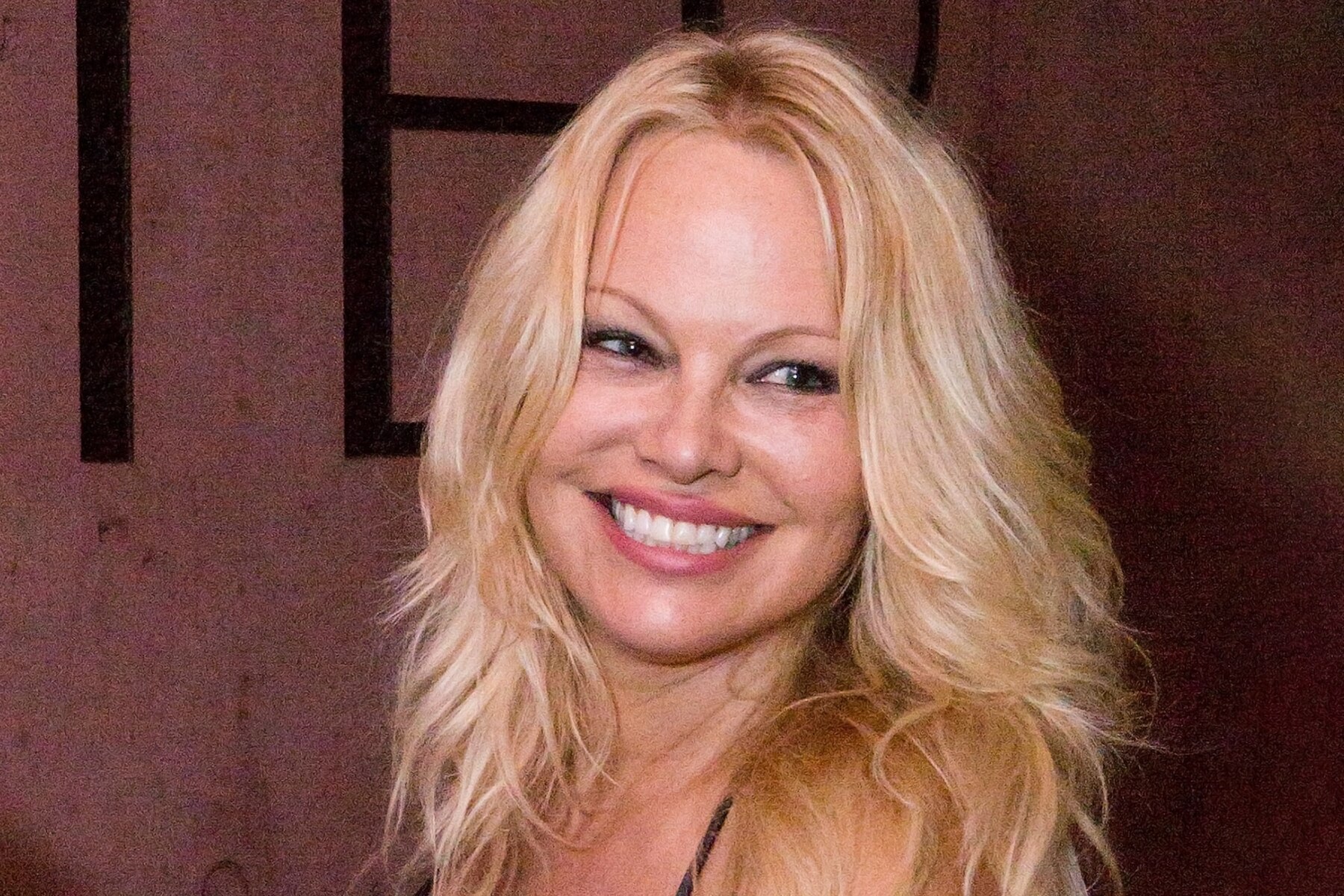 Pamela Anderson divorce | ஐந்தாவது கணவரை விவாகரத்து செய்கிறார் ஹாலிவுட் நடிகை பமீலா ஆண்டர்சன்!