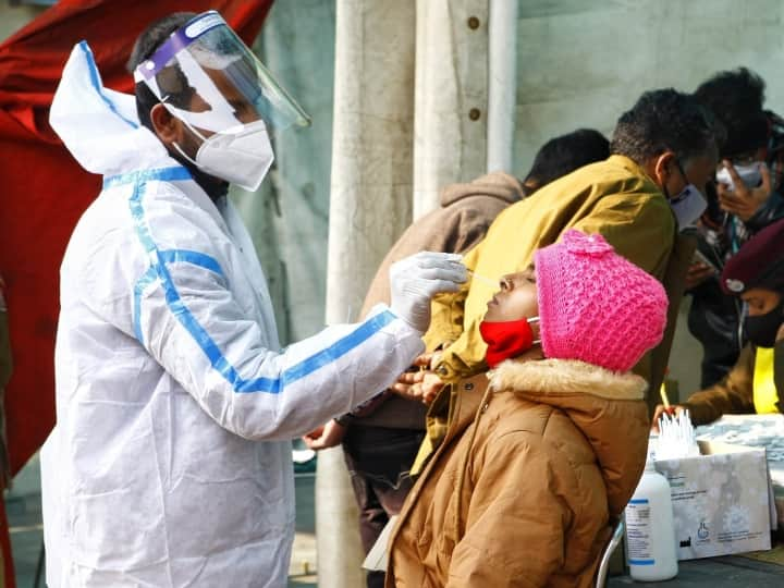 west bengal coronavirus updates 3805 new cases 13767 recoveries with death recorded in 24 hours in the state WB Corona Cases: রাজ্যে দৈনিক মৃত্যু ৩০-এর ওপরেই, উদ্বেগ বাড়িয়ে সংক্রমিত ৩৮০৫ জন