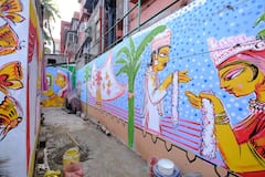 Gantchhora: দেওয়াল জুড়ে 'গাঁটছড়া'-র সাজ, বেহালার এই বস্তিকে এখন চেনাই দায়!