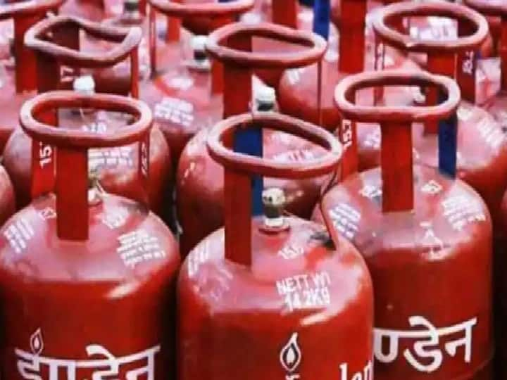 LPG Gas cylinder price rise 19kg commercial LPG cylinders increase by Rs 105 in Delhi 108 Kolkata No increase rates domestic LPG cylinder Cylinder Price Hike: এক ধাক্কায় এলপিজি সিলিন্ডারের দাম বাড়ল শহরে ! কত হল