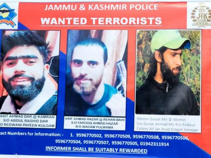 Jammu Kashmir Alert for Srinagar before Republic Day poster of three active terrorists pasted ANN Jammu-Kashmir News: गणतंत्र दिवस से पहले घाटी में अलर्ट, जगह-जगह 3 आतंकियों के पोस्टर चिपकाए गए