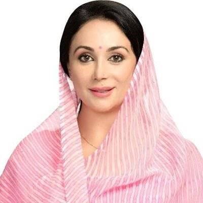 बीजेपी नेता राजकुमारी दिया कुमारी राजस्थान के जयपुर राजघराने से हैं. साल 2018 में दिया कुमारी ने अपने पति नरेंद्र सिंह राजावत से तलाक ले लिया था.