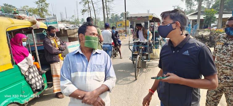 South 24 Pargana man wearing a banana leaf mask, and the police were shocked to see the incident South 24 Pargana News: পুলিশের ভয়ে কলাপাতার মাস্ক পরে ঘুরলেন ব্যক্তি, কাণ্ড দেখে হতবাক পুলিশও