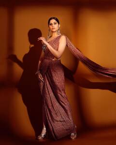 सई ताम्हणकरच्या ग्लॅमरस लूकची पुन्हा चर्चा