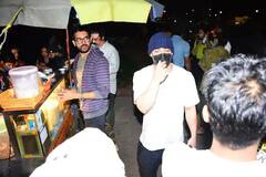 Mumbai ਦੀਆਂ ਸੜਕਾਂ 'ਤੇ ਚਾਟ ਦਾ ਮਜ਼ਾ ਲੈਂਦੇ ਨਜ਼ਰ ਆਏ Asim Riaz ਤੇ Himanshi Khurana, ਵੇਖੋ ਇਹ ਤਸਵੀਰਾਂ