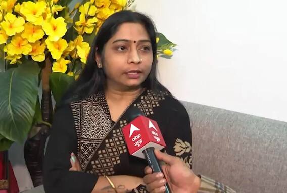 Aparna Yadav के BJP में शामिल होने पर सवाल उठाने वाली Sanghmitra Maurya ने बताया- कौन थे निशाना?