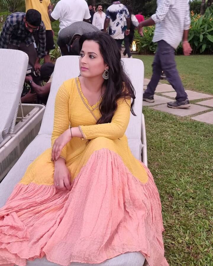 प्राजक्ताच्या या लूकची चर्चा सध्या सोशल मीडियावर रंगली आहे. (Photo Credit : @prajaktagaikwad_official)