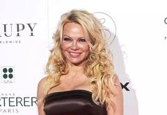 Pamela Anderson divorce | роРроирпНродро╛ро╡родрпБ роХрогро╡ро░рпИ ро╡ро┐ро╡ро╛роХро░родрпНродрпБ роЪрпЖропрпНроХро┐ро▒ро╛ро░рпН ро╣ро╛ро▓ро┐ро╡рпБроЯрпН роироЯро┐роХрпИ рокроорпАро▓ро╛ роЖрогрпНроЯро░рпНроЪройрпН!