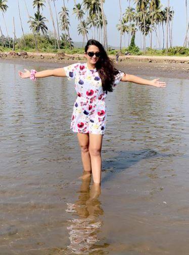 નવી દિલ્હીઃ ટીમ ઇન્ડિયાના સ્પિનર અક્ષર પટેલે 20 જાન્યુઆરીના રોજ પોતાના 28મા જન્મદિવસે પોતાની ગર્લફ્રેન્ડ મેહા સાથે સગાઇ કરી હતી. અક્ષર પટેલે સોશિયલ મીડિયામાં  સગાઇની કેટલીક તસવીરો પોસ્ટ કરી હતી. અક્ષર પટેલની સગાઇના અહેવાલો જાહેર થતા ટીમ ઇન્ડિયાના સાથી ખેલાડીઓએ અક્ષર પટેલને અભિનંદન પાઠવ્યા હતા.