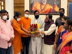 Mumbai : पोलादपूरमध्ये शिवसेनेचे 10 नगरसेवक विजयी, नगरसेवकांकडून एकनाथ शिंदेची भेट : ABP Majha